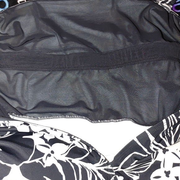 Swimsuits for All One Piece Floral Swimdress Size 34 - Picture 9 of 12